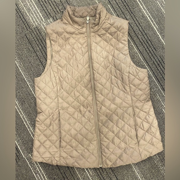 Banana republic puffer vest - Picture 1 of 5